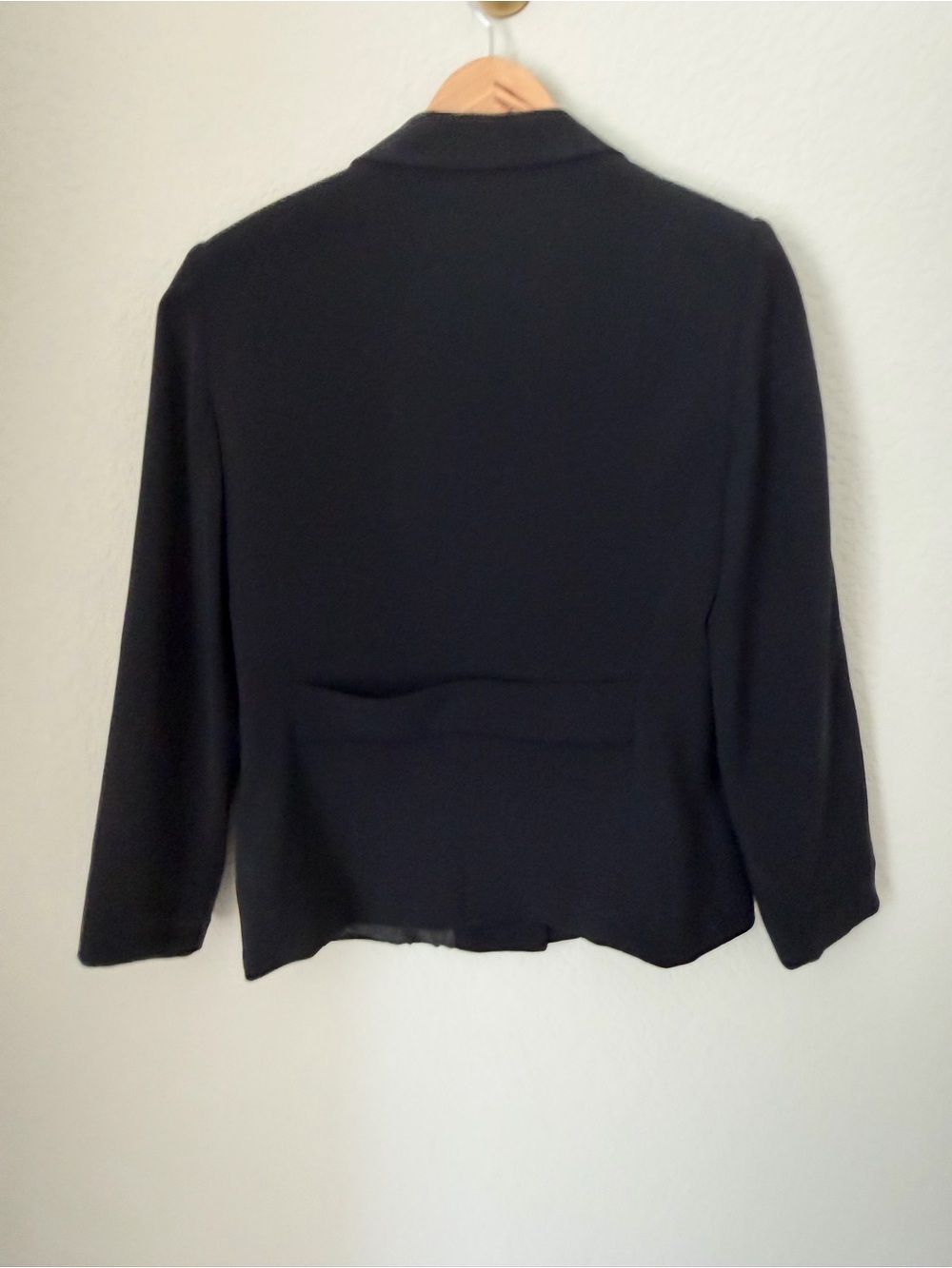 Kasper Women’s Black Tailored Three Button Blazer Size 4 - Picture 4 of 9